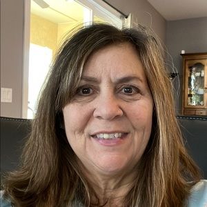 Meet your Posher, Debbie